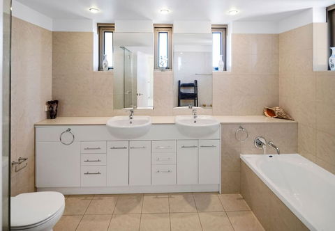 Luxury 3BR Apt With Incredible Views - Accommodation China 3