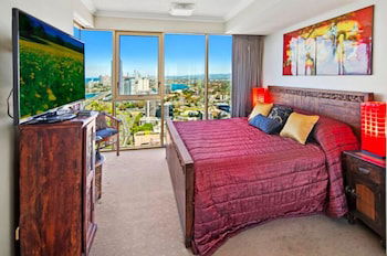 Luxury 3BR Apt With Incredible Views - Accommodation China 1