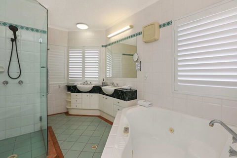 PRTFINO Ultimate Penthouse - Accommodation Asia 5