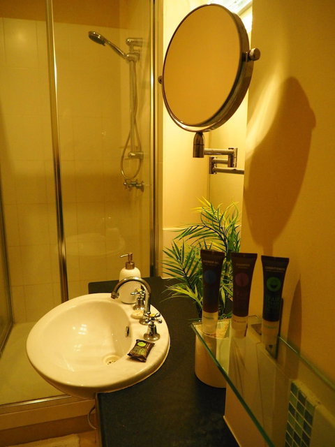 Master Suite With Private Entrance - Accommodation Guide 3