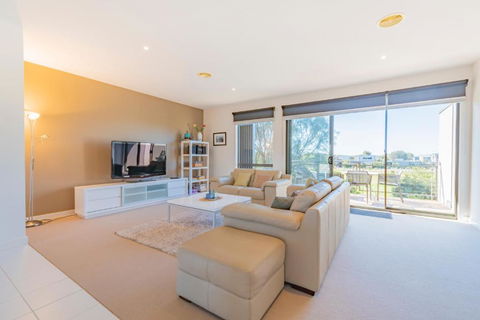 Stylish 3 Bedroom Condo - Accommodation Guide 2