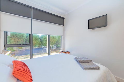 Stylish 3 Bedroom Condo - Accommodation Guide 3