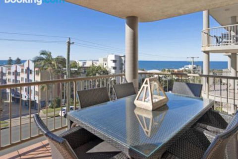 Unit 3 Emerald Shores Shipping Lane Views! - Accommodation Asia 6
