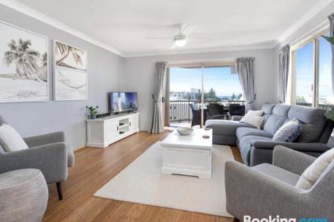 Unit 3 Emerald Shores Shipping Lane Views! - Accommodation Asia 3