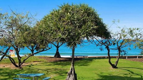 Kings Beach Ocean Front Views Private Balcony Overlooking Kings Beach - Accommodation Asia 5