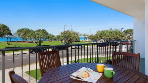 Kings Beach Ocean Front Views Private Balcony Overlooking Kings Beach - Accommodation Asia 0
