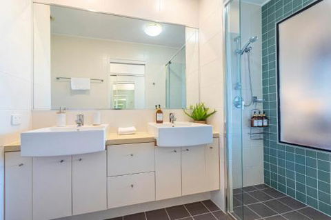 Maroochy River Inlet Views At Sebel Twin Waters Free Wifi & Parking 2 Cars - Accommodation Guide 2