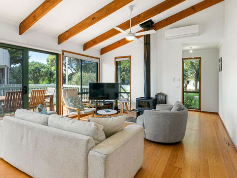 Surf Restn Bay - Accommodation Asia 2