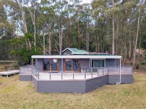 The Pier House - Accommodation Guide 2