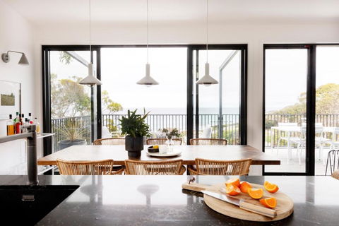 Months & Seasons Momentary Escapes Beach House - Accommodation Asia 4
