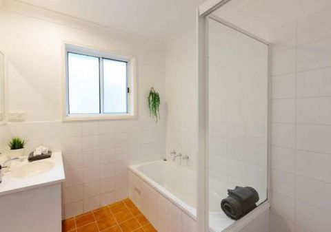 Seagrass House Modern North Avoca Oasis - Accommodation Guide 1