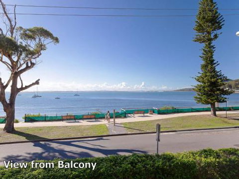 2 Shoal Towers 11 Shoal Bay Rd Across The Road To Beautiful Shoal Bay Beach - Accommodation Asia 1