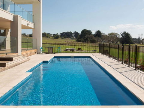 Ocean Breeze - Accommodation Guide 6