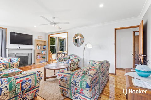 Cromarty Cottage 900m From Birubi Beach - Accommodation Guide 1