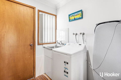 Cromarty Cottage 900m From Birubi Beach - Accommodation Guide 5