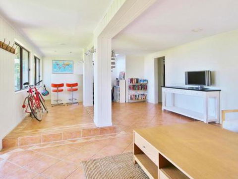 Bimbimbie At Hyams Beach 4pm Check Out Sundays - Accommodation Asia 5