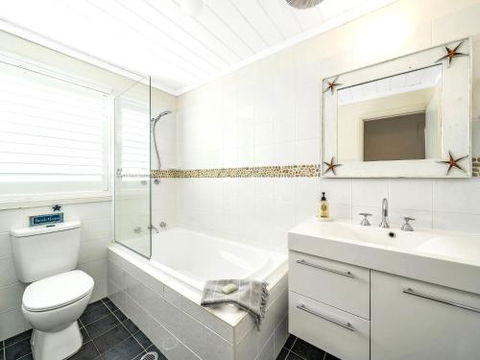 Mermaid Cottage At Hyams Beach 4pm Check Out Sundays - Accommodation Asia 2