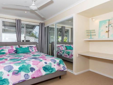 Dog Lovers Retreat Beachmere - Accommodation Asia 2