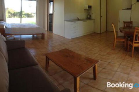 Bombora Self Contained Studio - Accommodation Asia 3