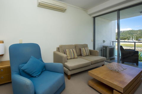 Blue On Blue Studio Room 1222 - Accommodation Guide 3