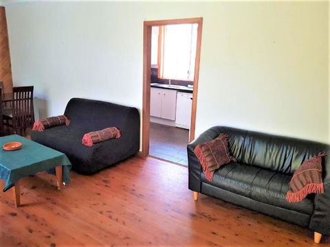 Accommodation Sydney Frenchs Forest 3 Bedroom House With Large Outdoor Entertainment Area & Onsite Parking - Accommodation China 4