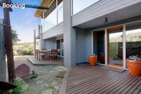 Anchor Beachfront Retreat - Accommodation Asia 5