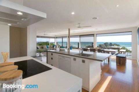 Anchor Beachfront Retreat - Accommodation Asia 1