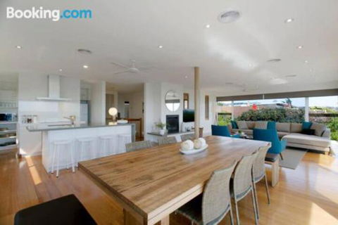 Anchor Beachfront Retreat - Accommodation Asia 4