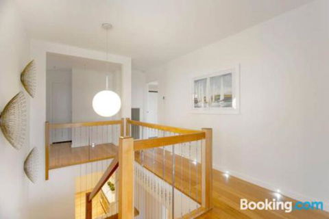 Anchor Beachfront Retreat - Accommodation Asia 0
