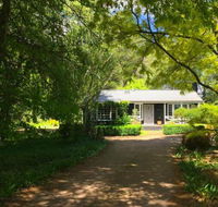 Mirriyindi Unique Berrima escape for 9 in the Southern Highlands 4pm check out Sundays - Accommodation Asia