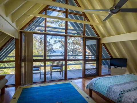 SORRENTO LAKESIDE Sanctuary Point 4pm Check Out Sundays - Accommodation Asia 1