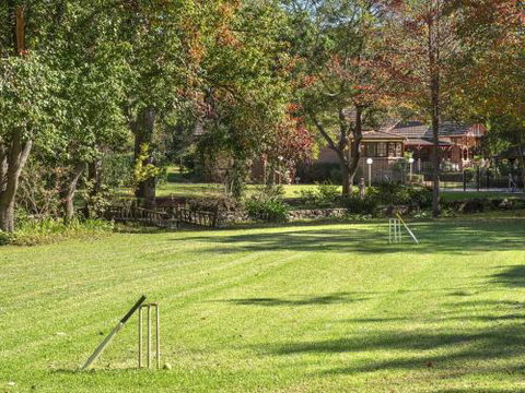 THE ELMS Berry Berry & Surrounds 4pm Check Out Sundays - Accommodation Guide 5