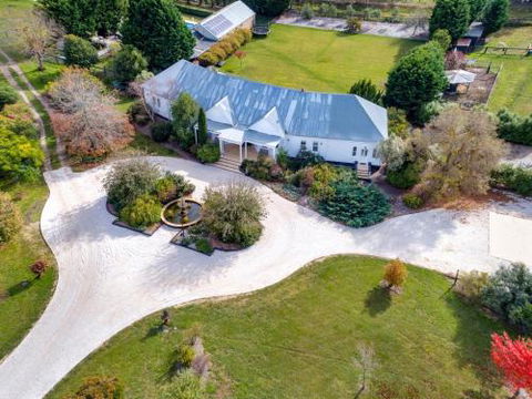 Wembley House Southern Highlands With 4pm Check Out Sunday - Accommodation Guide 1