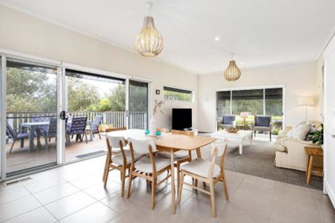 Highbury By The Bay - Accommodation Guide 6