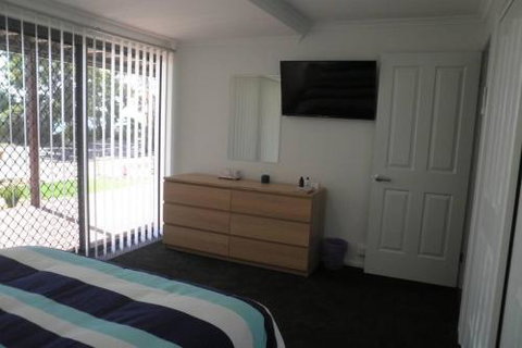 Almonta Apartments On The Water Front - Accommodation Asia 5