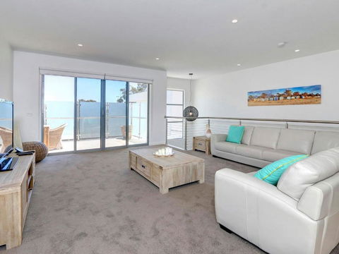Rosalea By The Bay - Accommodation Guide 6