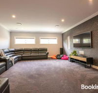 Wentworth Estate 5 Bedroom Luxury Home Sleeps 12 - Accommodation Asia