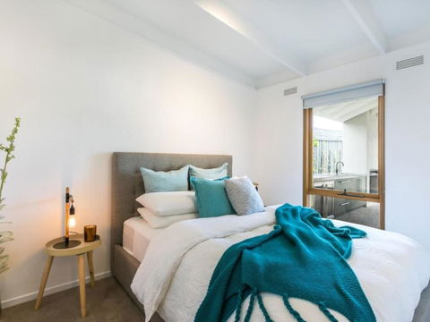 Stunning Sorrento Escape With Pool - Accommodation Asia 1