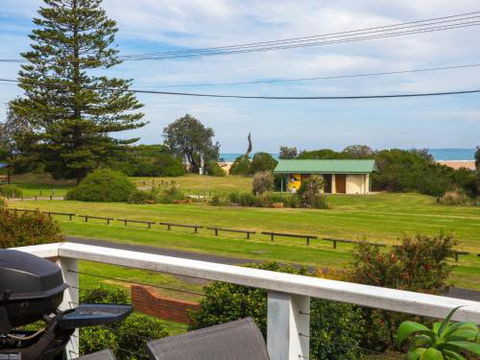 Arklow I Pet Friendly With Ocean Views - Accommodation Asia 3