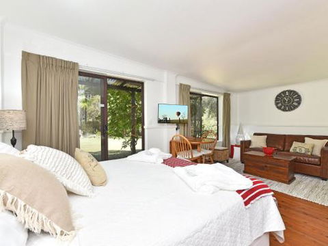 Olive Grove Studio 1 - Accommodation Guide 0