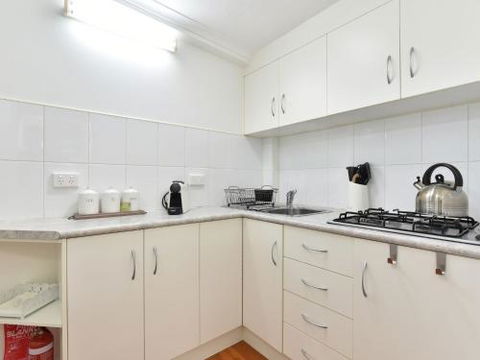 Olive Grove Studio 1 - Accommodation Guide 5