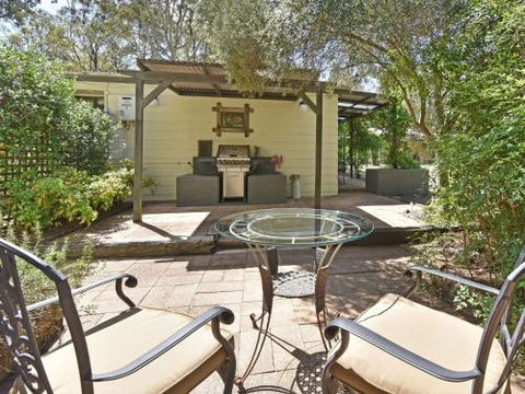 Olive Grove Studio 1 - Accommodation Guide 2