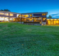 ALPINE LODGE Alpine Southern Highlands 4pm Check Out Sundays