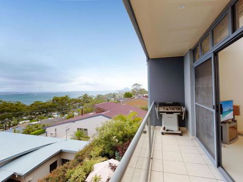 23 Wollomi Ave Stunning Water Views & WIFI - Accommodation Asia 4