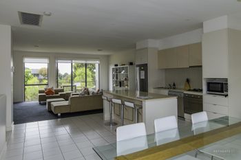Stylish 3 Bedroom Condo - Accommodation Guide 0