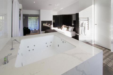Hepburn Springs Escape Villa 7 - Accommodation Asia 2
