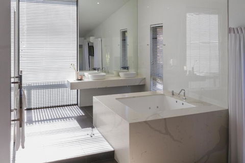 Hepburn Springs Escape Villa 7 - Accommodation Asia 4