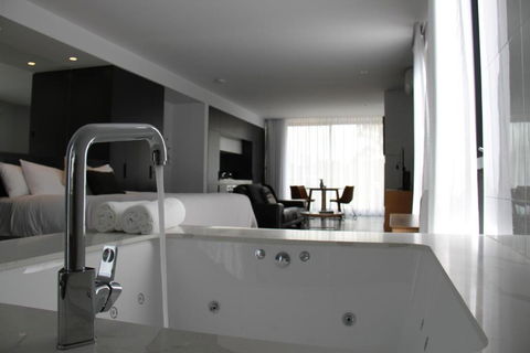 Hepburn Springs Escape Villa 7 - Accommodation Asia 5