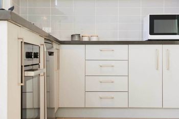 Chic Modern & Designer Apartment - Accommodation Asia 3