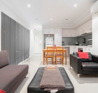 Conveniently Located Luxury Home 10 Mins from CBD - Accommodation Asia